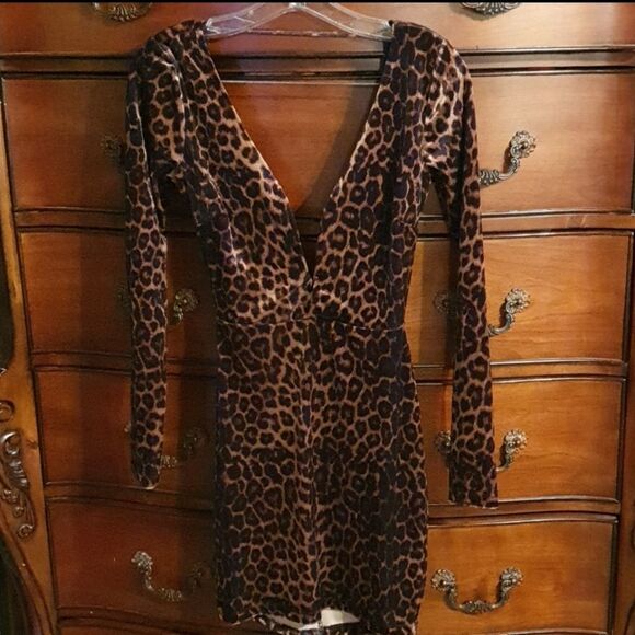 Fashion Nova Velvet Leopard Print Mini Dress sz S - Picture 3 of 7